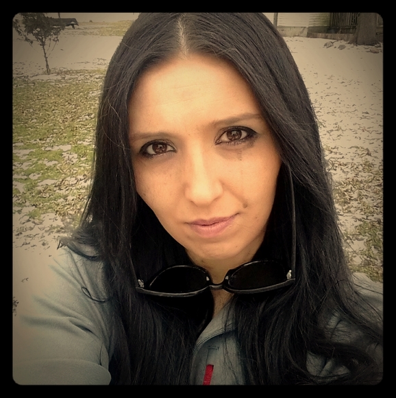 Meet your Posher, Heather - Picture 1 of 1